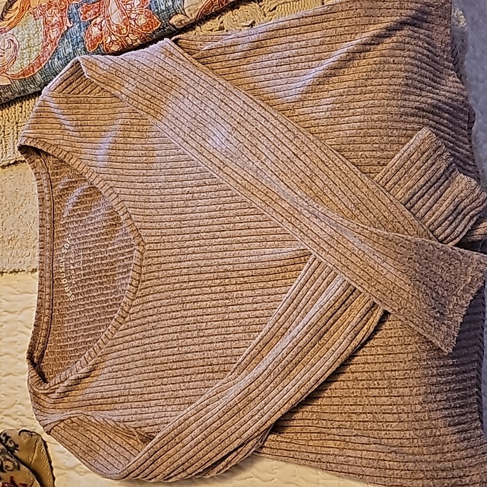 Aeropostal seriously soft perfect v longsleeve Lg